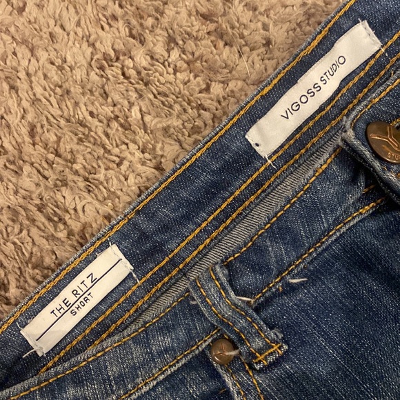 Size 10 denim shorts Vigoss Studio- The Ritz shorts medium wash - Picture 2 of 6